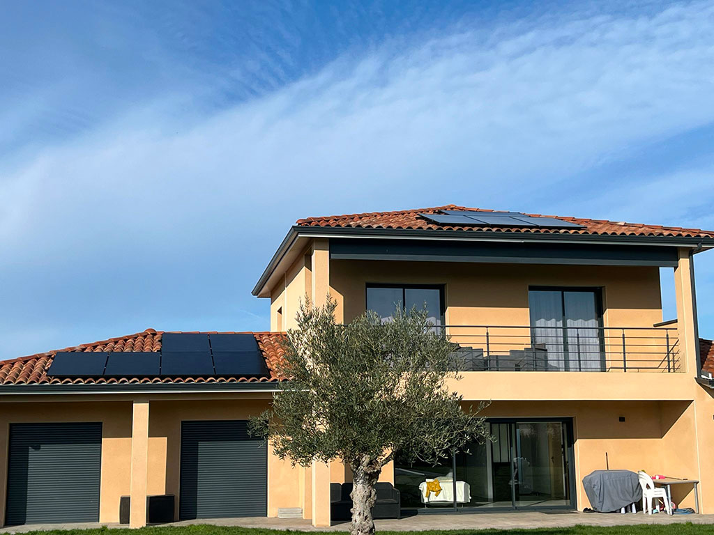 Panneaux solaires photovoltaïques près de Toulouse, à Léguevin