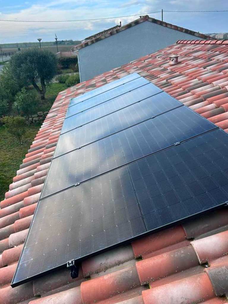Installation de panneaux solaires à Le Cabanial