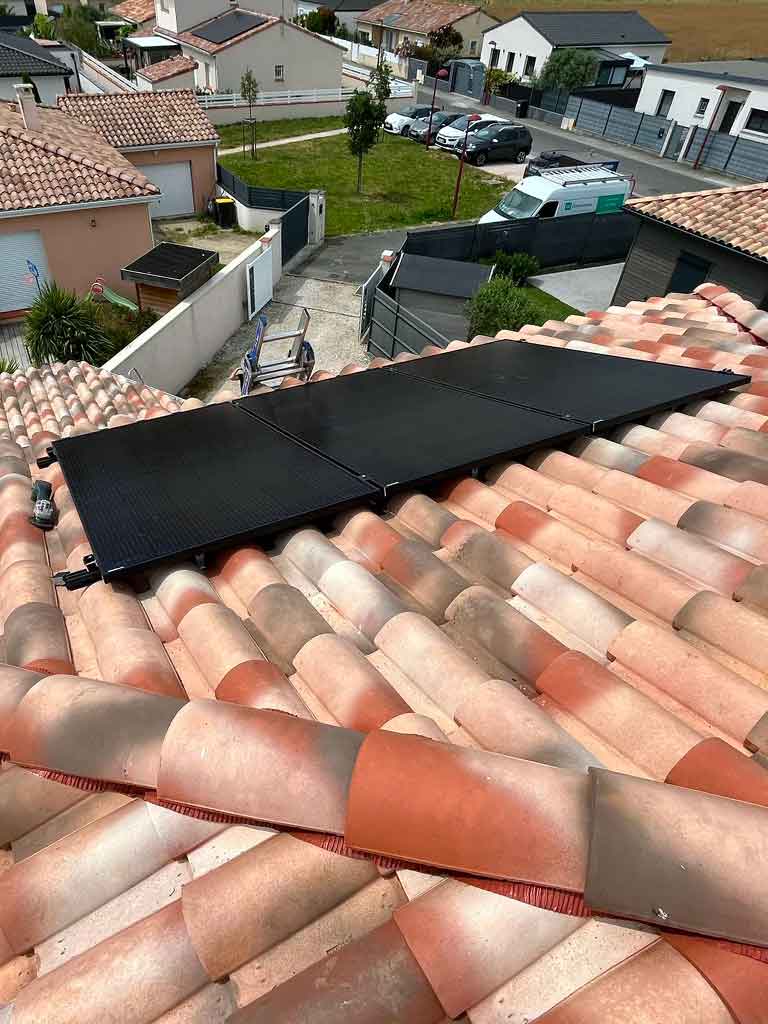 Installation de panneaux solaires à Frouzins